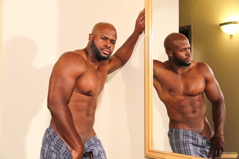 800px x 533px - Sexy black dude Darian A wanks out a huge load of muscle cum ...