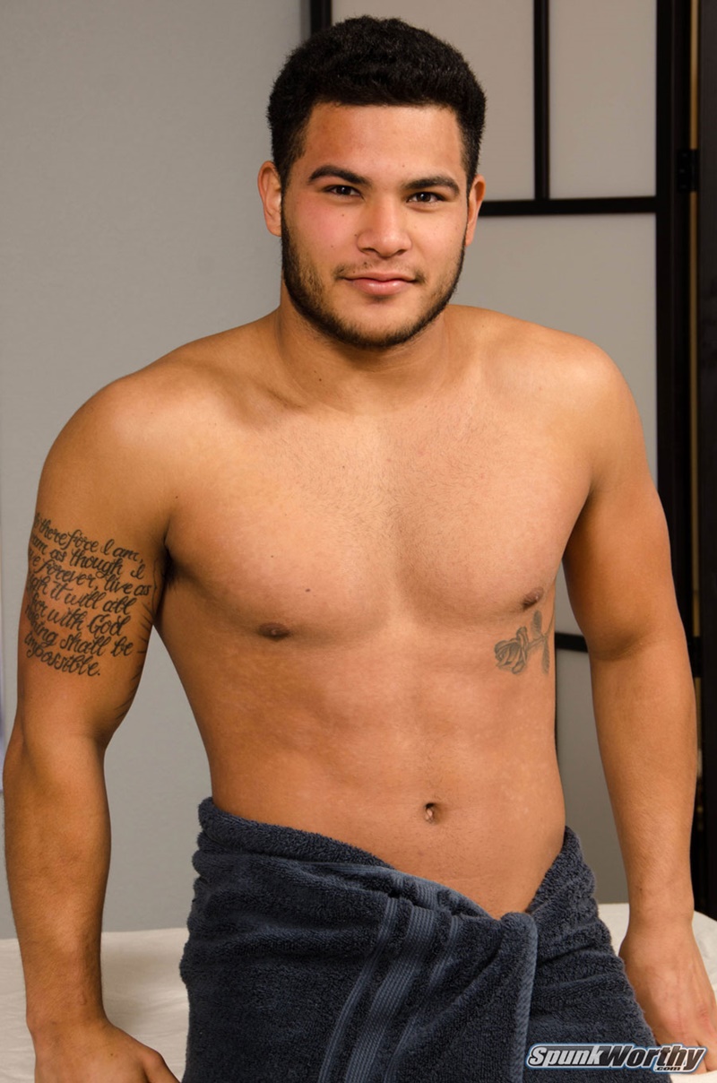 Straight football jock Chewy jerks his huge dick to a ...